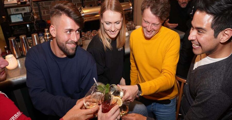 Private Night Tour: Viennese Food & Rooftop Cocktails - Starting on Graben with Viennese pastry