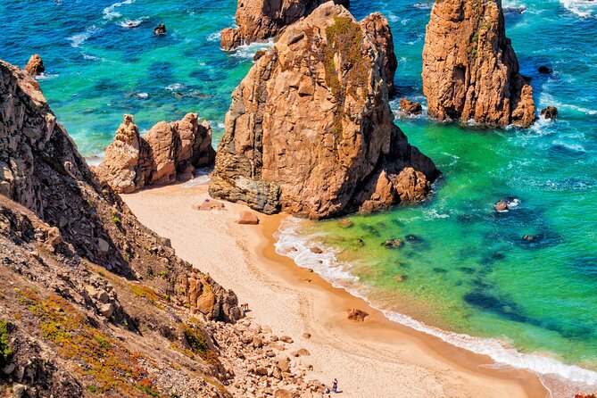 Private Paradise Beaches and Famous Beach Bars Tour in Lisbon - Azenhas do Mar and Its Rock Pool