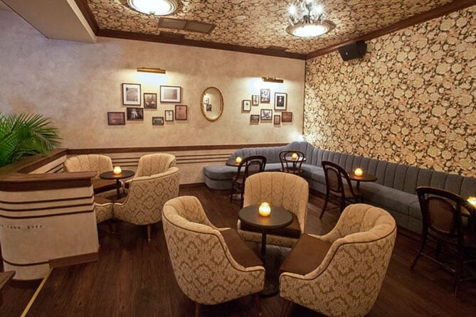 Private Speakeasy Pub Crawl in Chicago with Local Historian - Who gets the best value from the $101 price