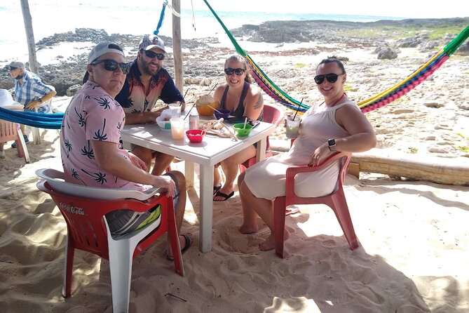 Private Tacos and Bar Hopping Tour in Cozumel - San Martin offers a quick photo stop
