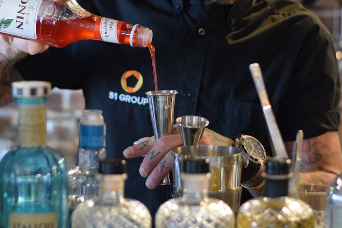 Professional Cocktail Masterclass - Watching the bartender prepare three drinks