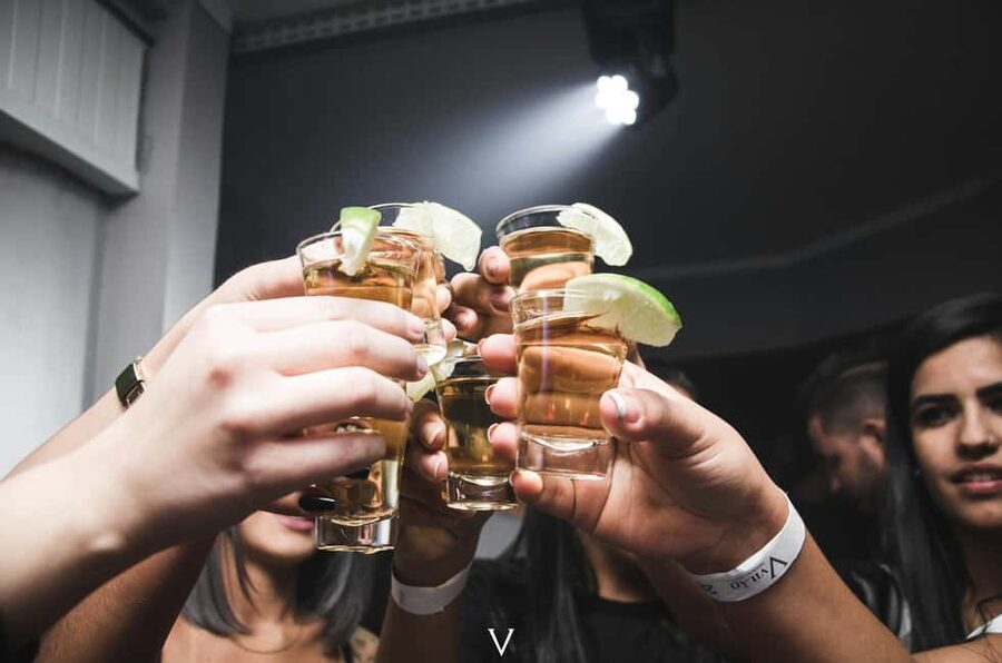Pub Crawl Nice: Free Shots,Best Bar, Secret Surprise with us - Who will enjoy this night most