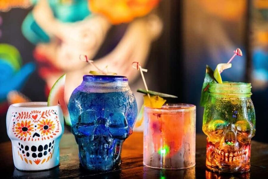 Puerto Vallarta: Cabaret Show with Cocktails & Costumes - How to plan your night around the show
