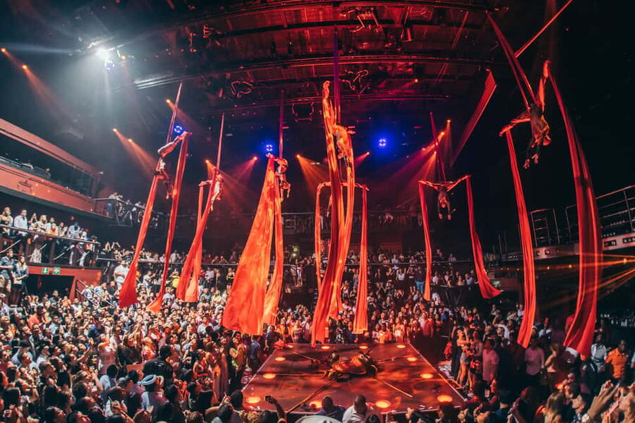 Punta Cana: Coco Bongo Nightclub Experience with Transfer - The 9:00 PM show: tribute acts and special effects