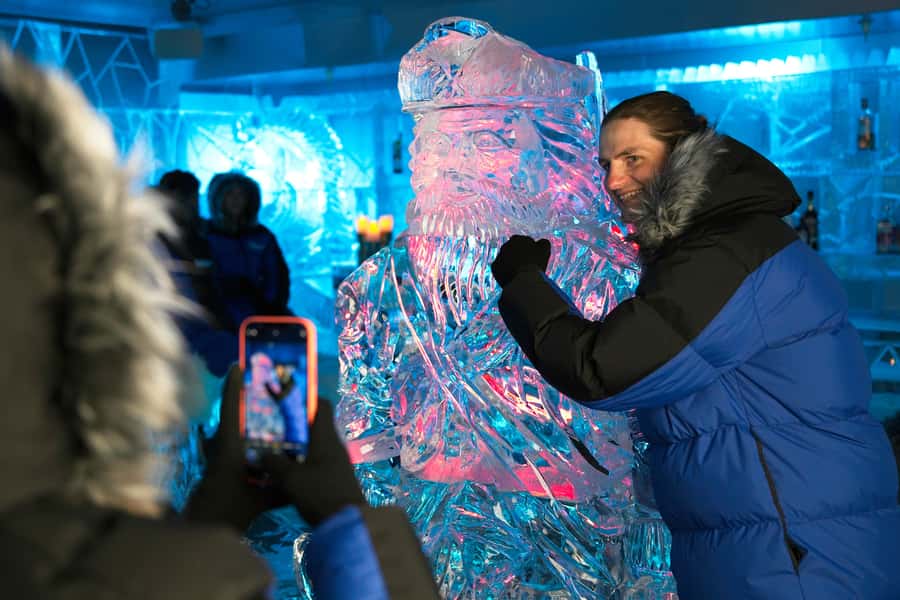 Queenstown: Ice Bar Entry with Warm Winter Gear and Drink - Who will enjoy it most