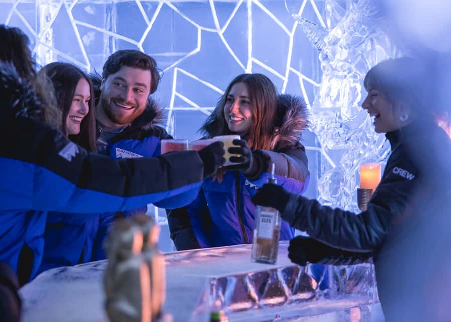 Queenstown: Ice Bar Entry with Warm Winter Gear and Drink - How the one-hour visit works