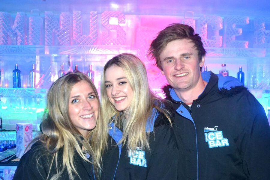 Queenstown: Minus 5 Ice Bar Experience with Drink Options - Two drinks in ice glasses