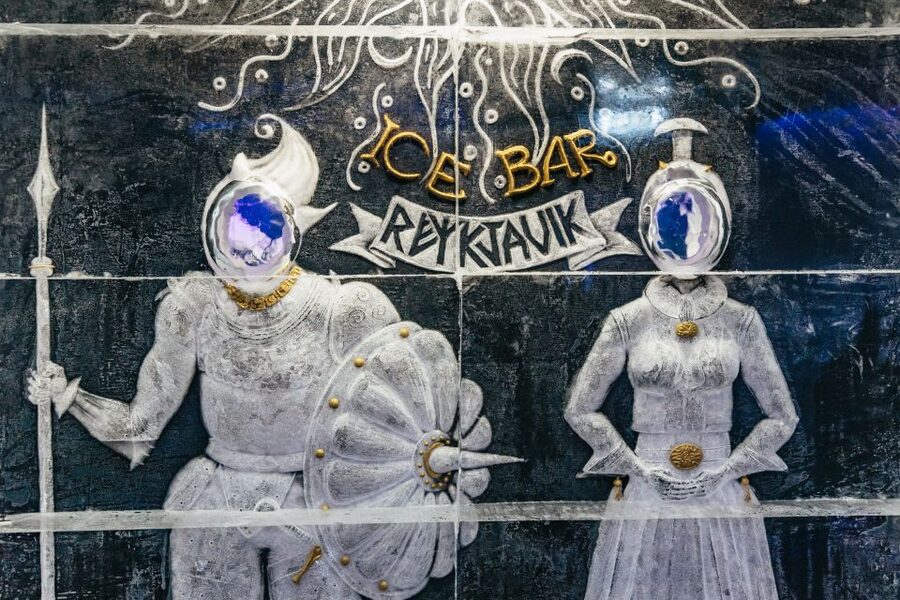 Reykjavik: Magic Ice Bar Entrance and Welcome Drink - Finding the entrance below Álafoss