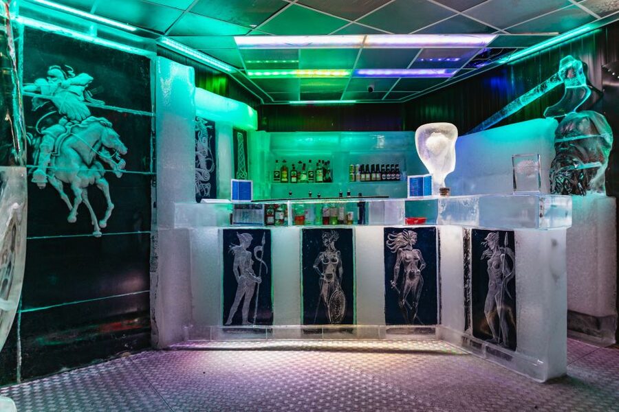 Reykjavik: Magic Ice Bar Entrance and Welcome Drink - How the visit fits into a Reykjavik day