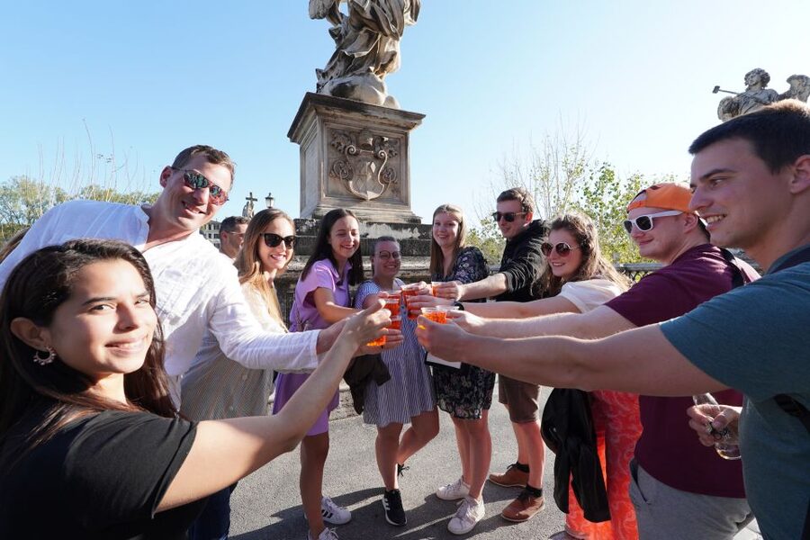 Rome: Evening Walking Tour with Cocktails and Local Guide - Why this Rome cocktail walk works