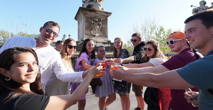 Rome: Evening Walking Tour with Cocktails and Local Guide - Starting beside Castel Sant’Angelo