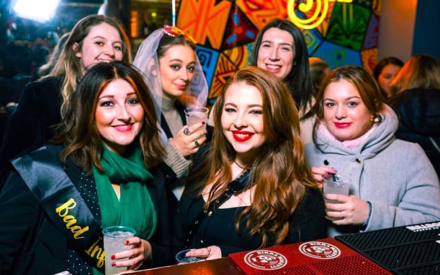 Rome: Guided Bar Crawl in Trastevere - Walking from Campo de’ Fiori toward Trastevere