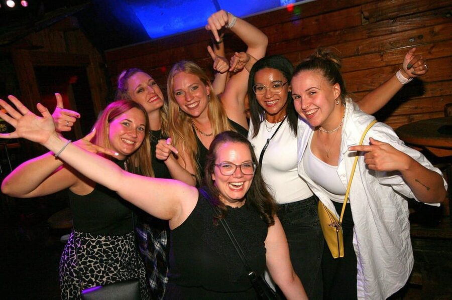 Salzburg: Pubcrawl Tour through best Bars and Clubs in Town - The first three bars: three different moods