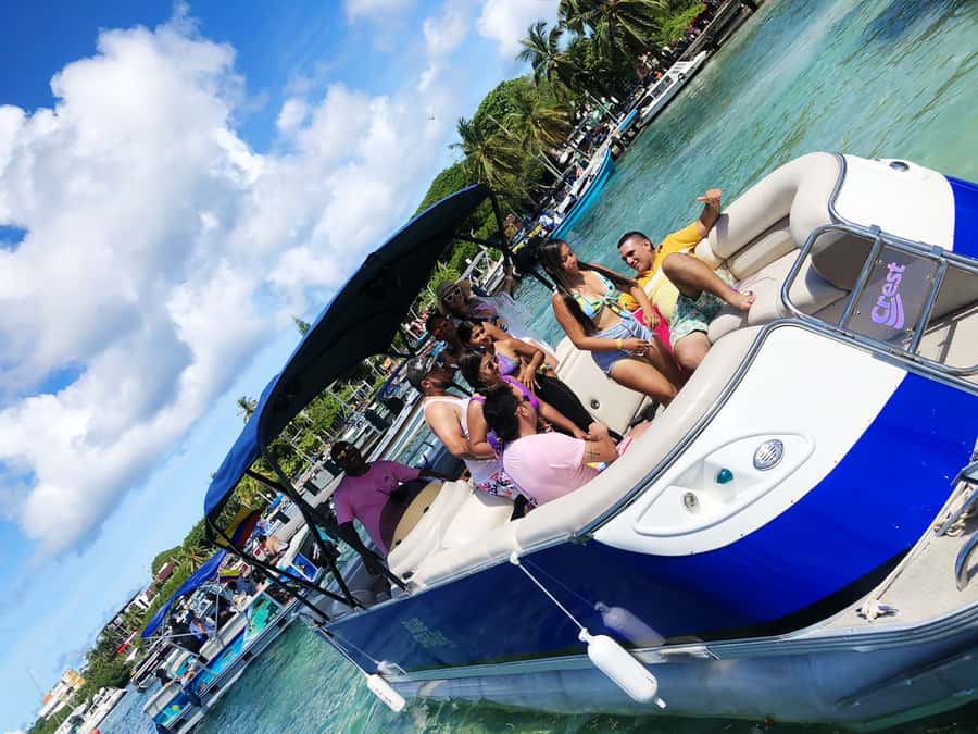 San Andres: Private Boat Trip with Tiki Bar & Rose Cay Stops - Why this private San Andrés cruise works for groups