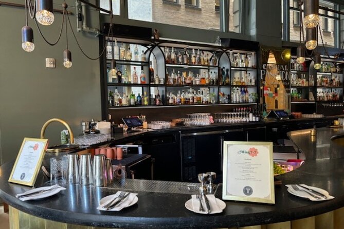 San Francisco History, Cocktail/Mocktail, Walking Guided Tour - Cable cars on California Street