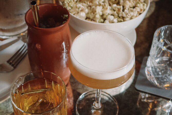 San Francisco History, Cocktail/Mocktail, Walking Guided Tour - Why the group size matters