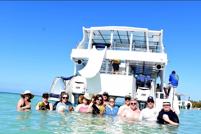 Sand-Bar Punta Cana Party Boat unlimited drinks, snorkeling Vibes - Snorkeling over coral and fish