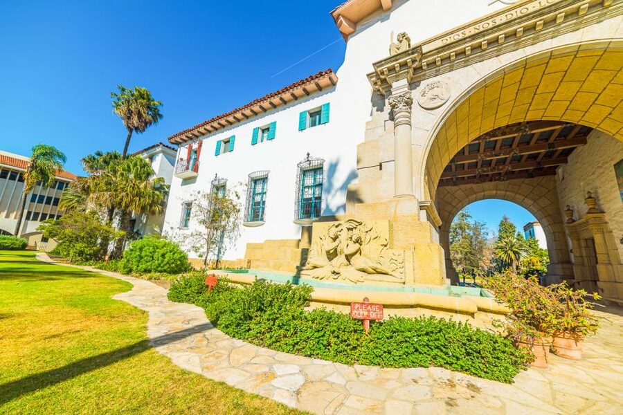 Santa Barbara: 3-Hour Cocktail and History Walking Tour - What the three hours feel like