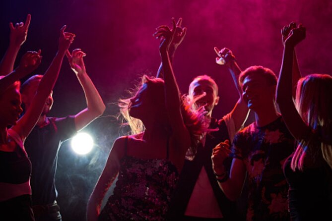 Santa Monica Bar & Club Crawl - Dress to impress, and plan around the clock