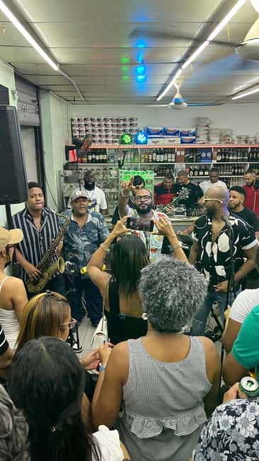 Santo Domingo: Nightlife, Rhythm, Culture Tour with Locals - What Melany adds to the evening