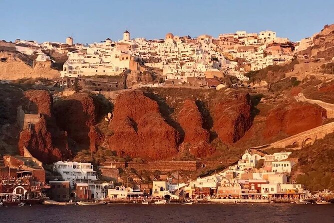 Santorini Catamaran Cruise with Greek Meal, Open-Bar and Sunset - How the group size affects the day