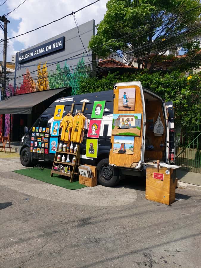 São Paulo: Bar and Street Art Crawl with Local Guide - The final bar, local snacks, and a slower finish