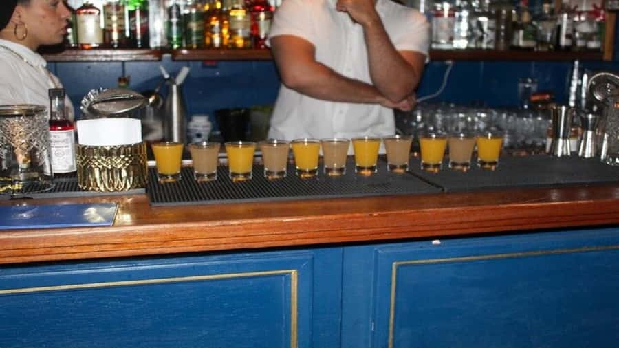 São Paulo Nightlife: Pub Crawl in the City that Never Sleeps - The first bar: caipirinhas and a quick way to meet people