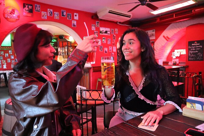 Saturday Night Pub Crawl for Professionals in Vienna, Austria - Funky Monkey Bar brings the first dance floor