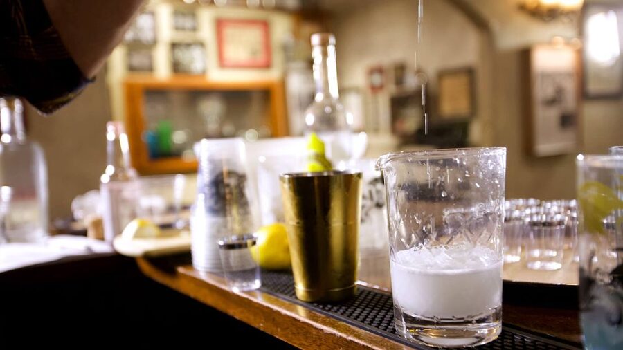 Savannah: Cocktail Class at American Prohibition Museum - Meeting the bartenders who lead the class