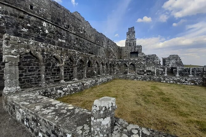 Sean's Bar, Athlone Castle and Clonmacnoise Monastery - Clontuskert Abbey and a quiet first stop