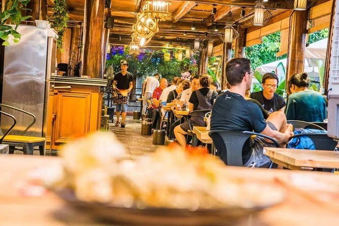 Shanghai bar hopping tour in the former french concession - What Jill adds to the experience