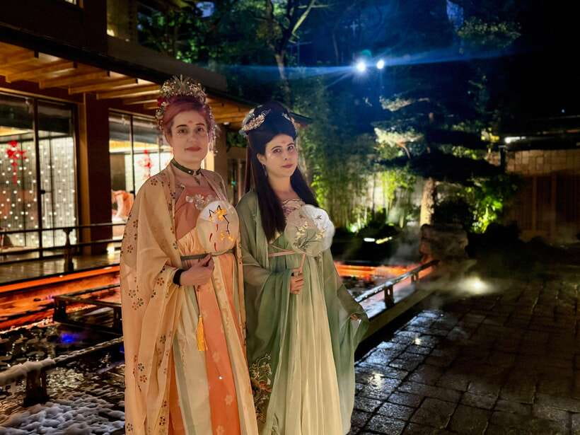 Shanghai Immersive Royal Banquet+Photo, Bar/Massage Options - Timing, reservations, and the small-group format