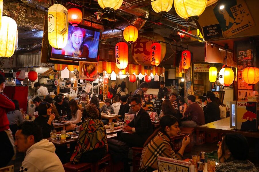 Shibuya Meltdown Night Tour: All-You-Can-Drink Bar Hopping - Food quality, dietary needs, and smoking