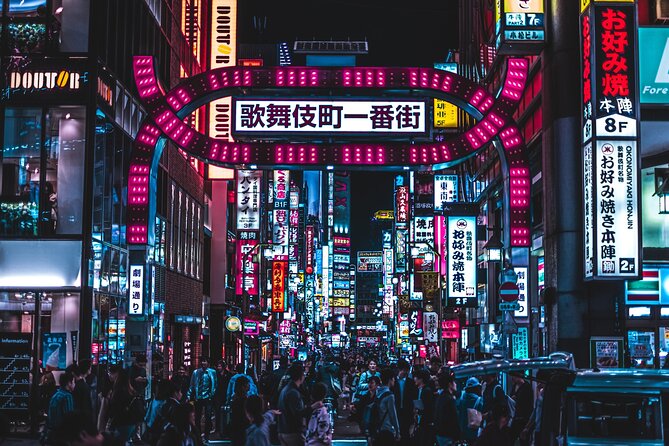 Shinjuku Golden-gai and Kabuki-cho Bar Hopping with Master Guide - One hour among Golden Gai’s tiny drinking rooms