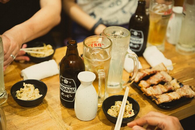 Shinjuku Izakaya and Golden Gai Bar Hopping Tour - Going solo, with friends, or as a couple