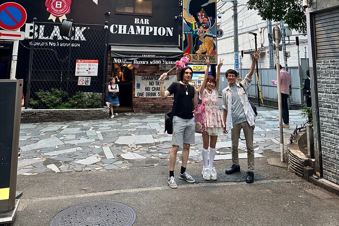 Shinjuku Nightlife Tour - What the guide adds to the night