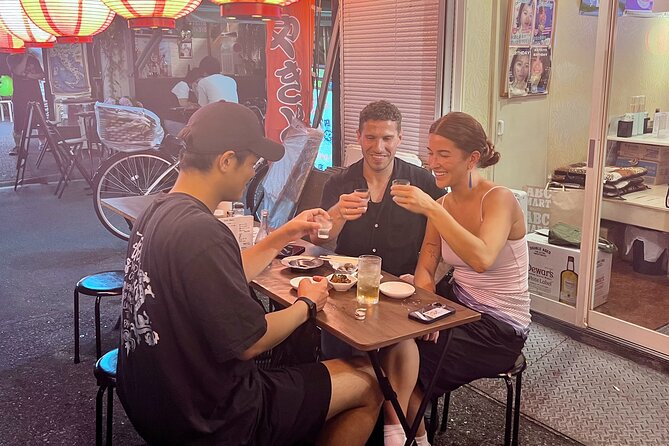 Shinjuku: Private Bar Hopping - Sweets and small lanes around Golden Gai
