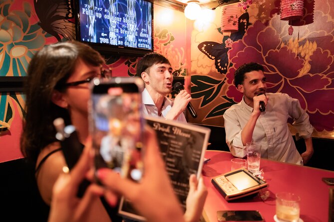 Shinjuku Underground Nightlife Tour: Izakaya Food & Bar Hopping - Starting in Omoide Yokocho with a full izakaya dinner