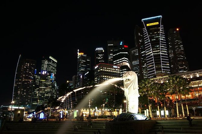 Singapore Nightlife: Street Food, Night Views and Drinks - Singapore River: drinks, music, and an outdoor setting