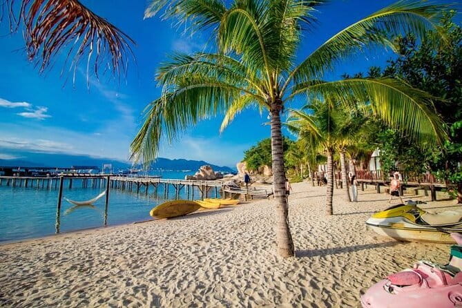 Snorkeling Adventure and Floating Bar Party in Nha Trang - Two hours around Đồng Tâm Island