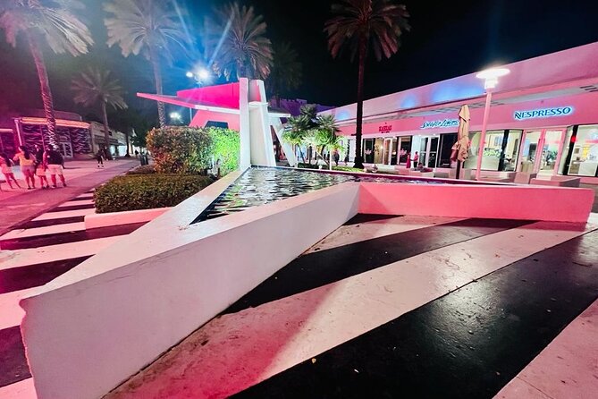 South Beach Cocktails & Bites Tour; Walking Tour Miami Beach - Jennifer’s role makes the difference