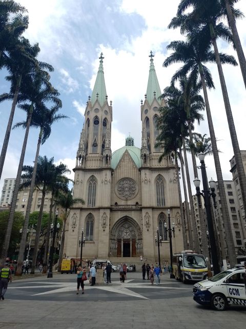 Special tour 8 hour (walking tour + nightlife ) - Five and a half hours of bars, music, and dance