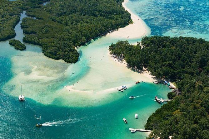 Speedboat Ile aux Cerfs + GRSE Waterfall, BBQ and Bar - Key points before you book