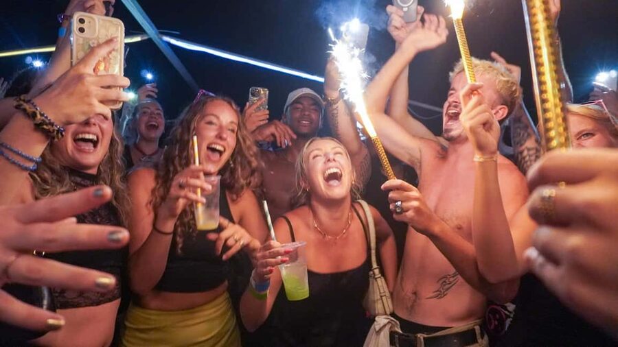 Split: Boat Crawl with Nightclub Access, Shots, & Boat Party - Should you book the Split boat crawl?