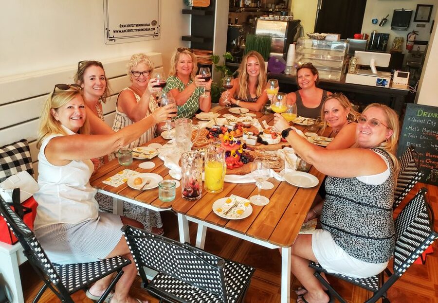 St. Augustine: Walking Tour with Wine, Cocktails, and Food - Food stops that give the tour its value