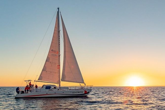 Sunset Cocktail Cruise on our Sailing Catamaran - The catamaran question: sail or power?