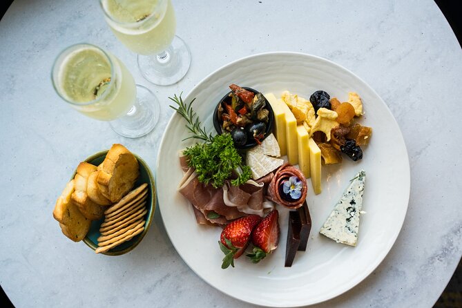Sydney Cocktail Harbour Bar Cruise with Charcuterie Board - Weekend music and the onboard mood