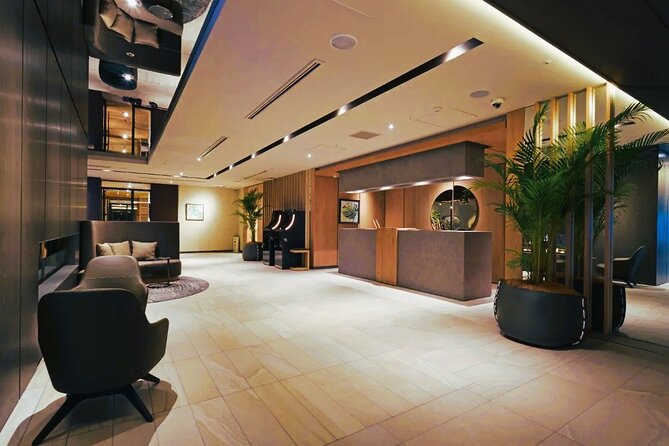 Takasaki Bar-Hopping Tour with Rooftop Bath Hotel Stay - Stop one: entering Takasaki’s independent bars