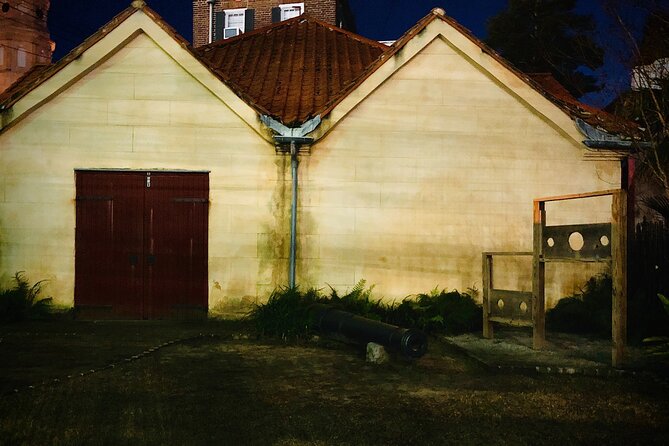 The Charleston Boo Hag and Brews Ghost and Bar Tour - Old Exchange and Provost Dungeon: the evening turns grim