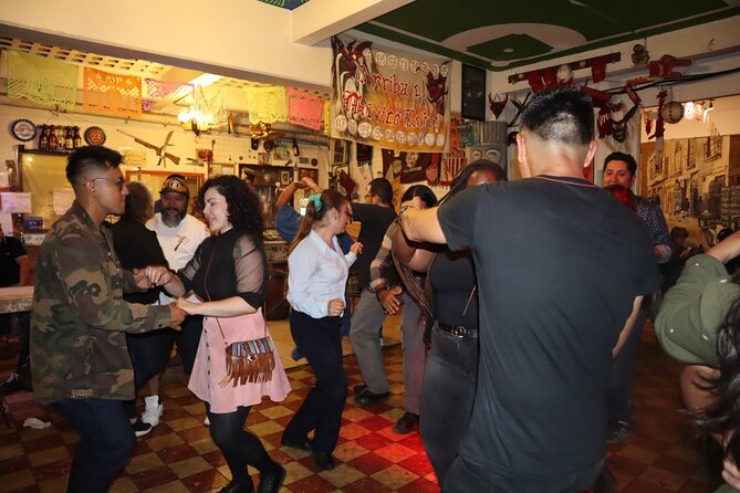 The Mexico City Pub Crawl: A real chilango night - Walking, timing, and what to carry